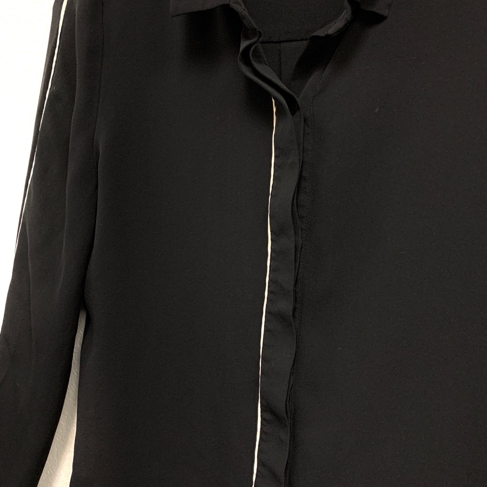 Elie Tahari ’Tyra’ Silk Blouse - Picture 3 of 7